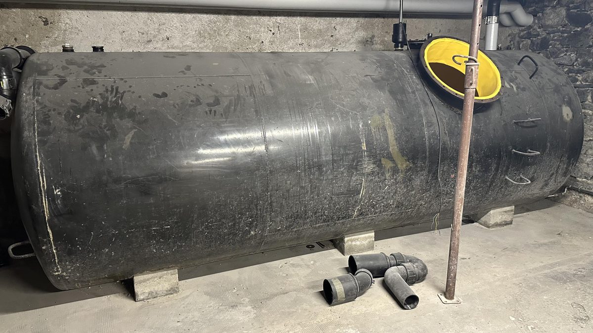 Carouge 87 — citerne à mazout transformée en récupération d'eau de pluie